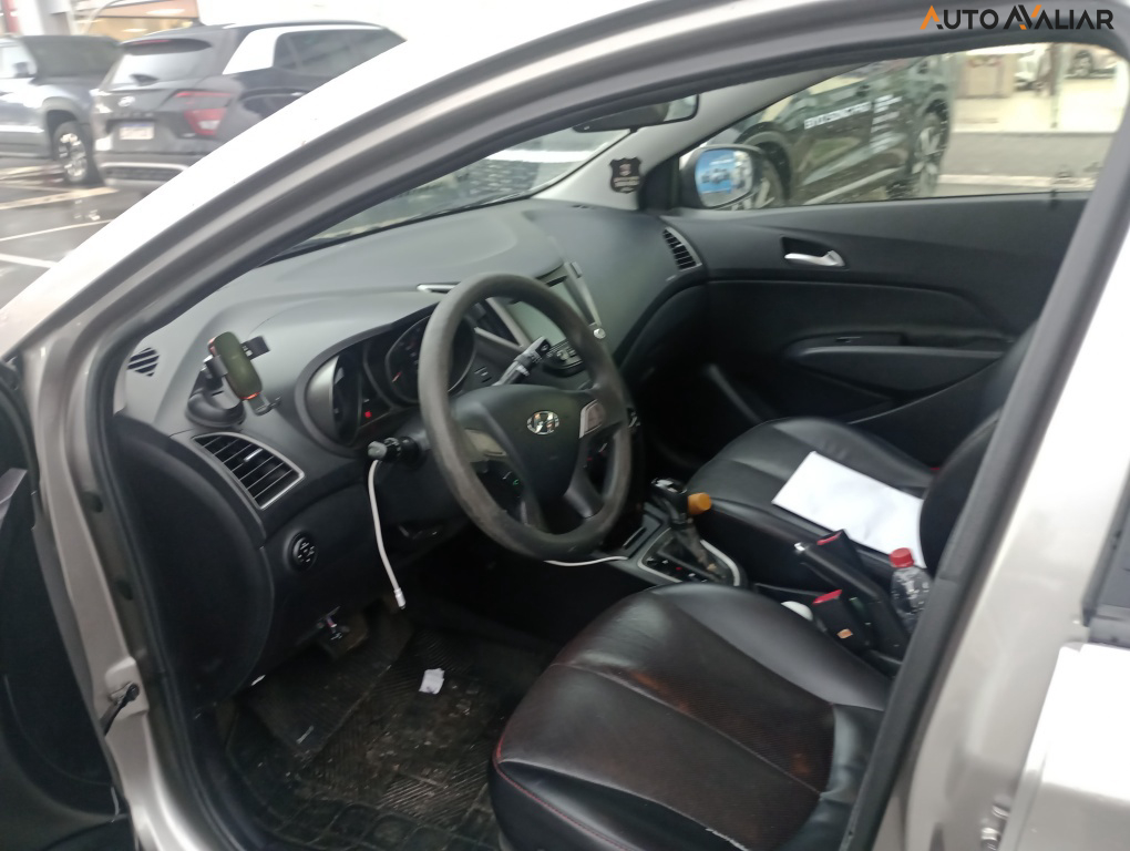 HYUNDAI HB20S 1.6 COMFORT PLUS 16V FLEX 4P AUTOMATICO