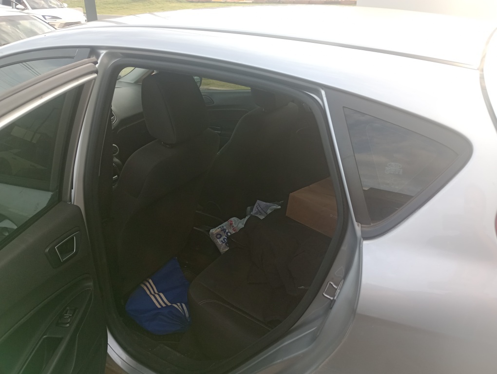 FORD FIESTA 1.6 SE HATCH 16V FLEX 4P POWERSHIFT