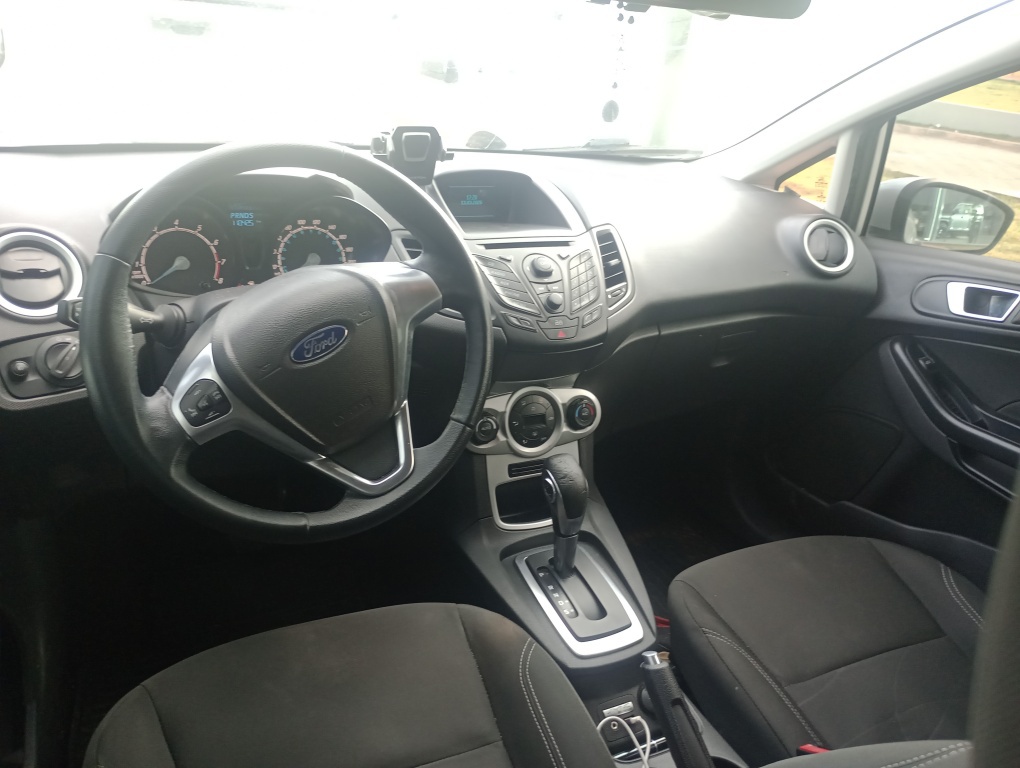 FORD FIESTA 1.6 SE HATCH 16V FLEX 4P POWERSHIFT