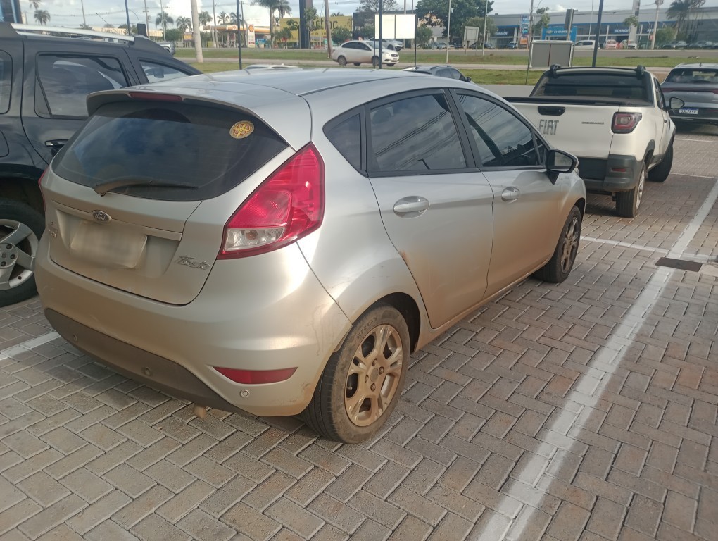 FORD FIESTA 1.6 SE HATCH 16V FLEX 4P POWERSHIFT