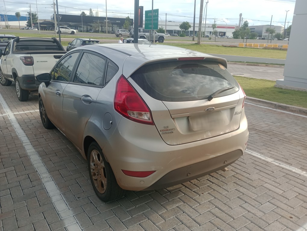 FORD FIESTA 1.6 SE HATCH 16V FLEX 4P POWERSHIFT