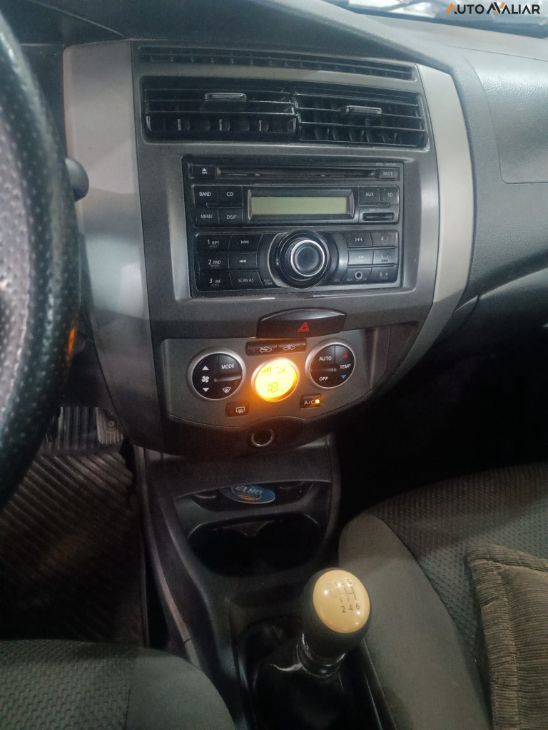 NISSAN GRAND LIVINA 1.8 S 16V FLEX 4P MANUAL