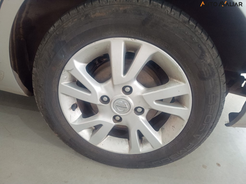 NISSAN GRAND LIVINA 1.8 S 16V FLEX 4P MANUAL