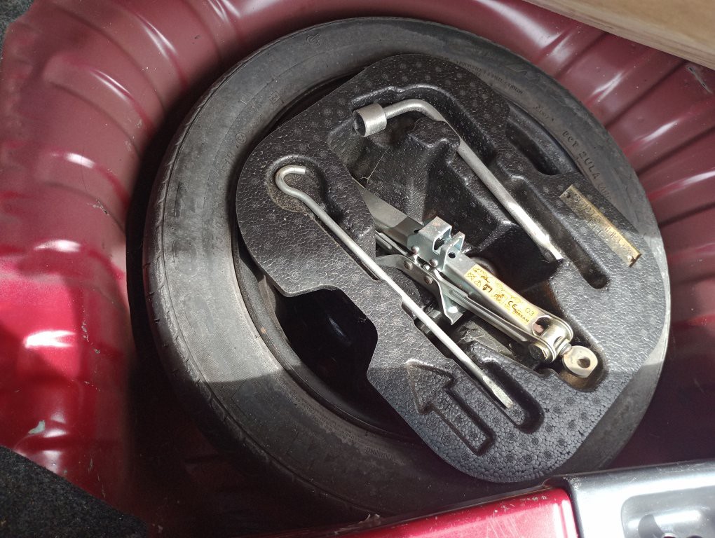 NISSAN MARCH 1.6 SV 16V FLEX 4P MANUAL