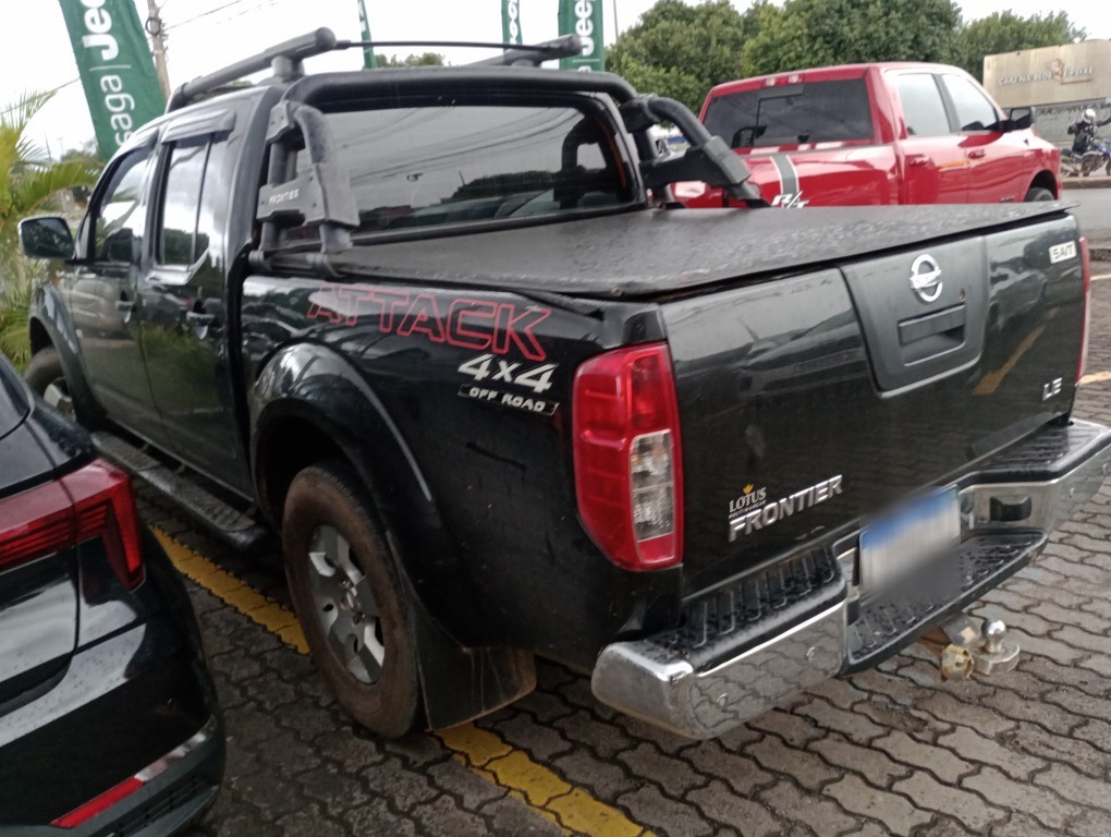 NISSAN FRONTIER 2.5 LE 4X4 CD TURBO ELETRONIC DIESEL 4P AUTOMATICO