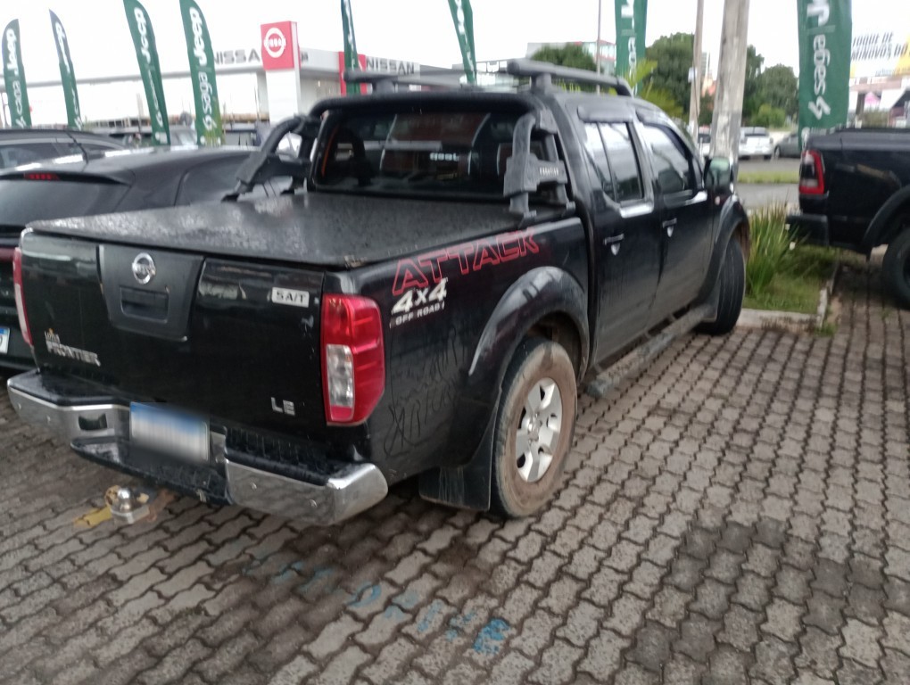 NISSAN FRONTIER 2.5 LE 4X4 CD TURBO ELETRONIC DIESEL 4P AUTOMATICO
