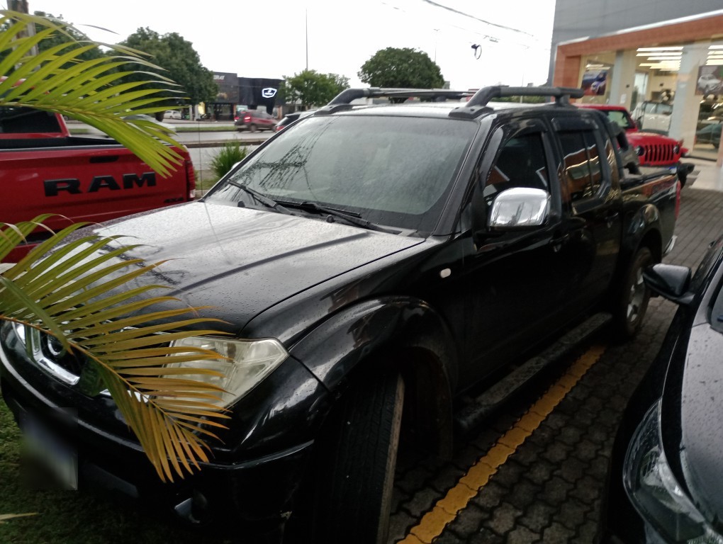 NISSAN FRONTIER 2.5 LE 4X4 CD TURBO ELETRONIC DIESEL 4P AUTOMATICO