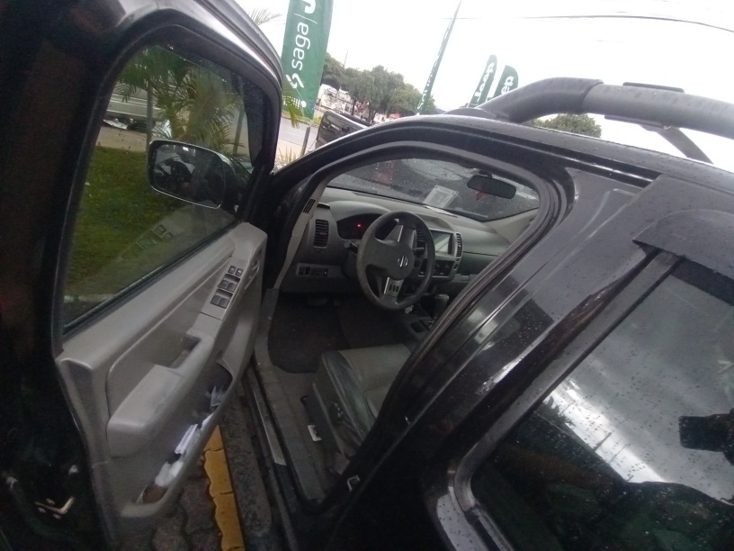 NISSAN FRONTIER 2.5 LE 4X4 CD TURBO ELETRONIC DIESEL 4P AUTOMATICO