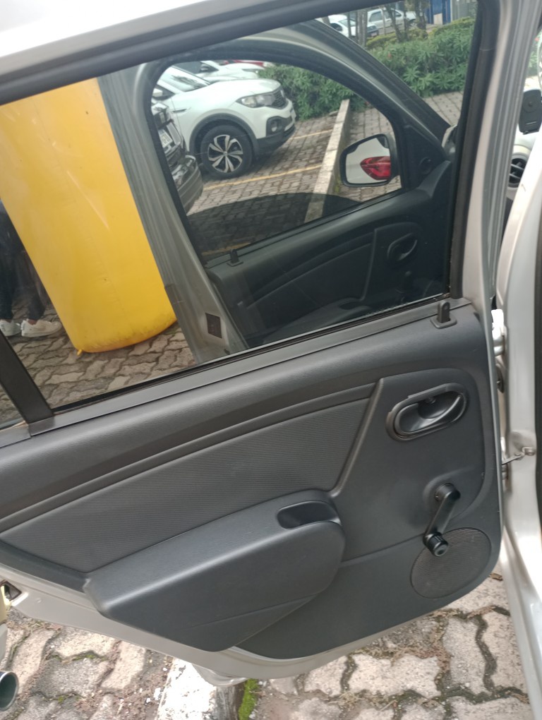 RENAULT SANDERO 1.0 AUTHENTIQUE 16V FLEX 4P MANUAL