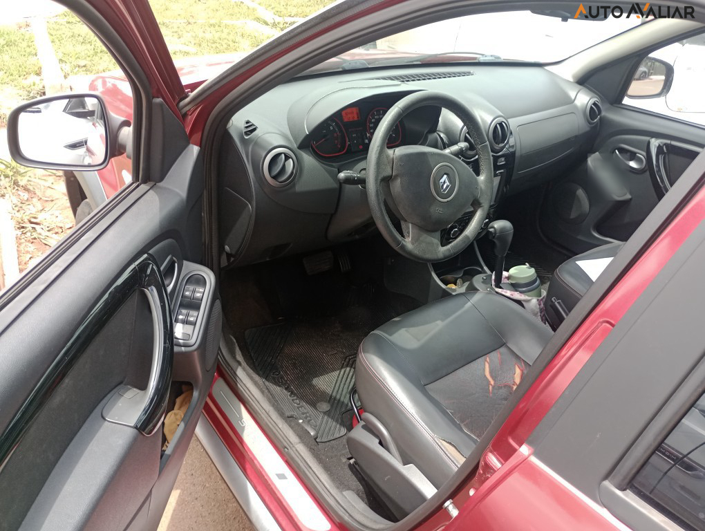 RENAULT SANDERO 1.6 STEPWAY 16V FLEX 4P AUTOMATICO