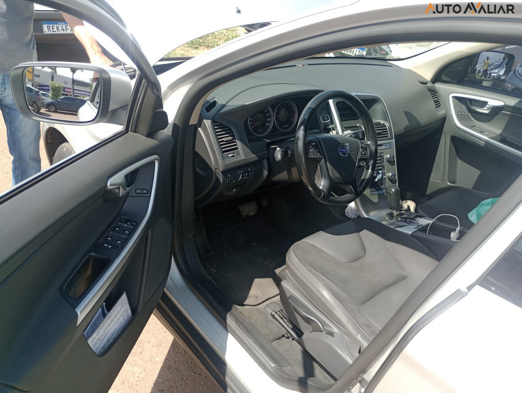 VOLVO XC60 2.0 T5 COMFORT FWD TURBO GASOLINA 4P AUTOMATICO