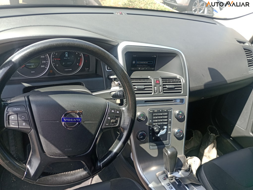 VOLVO XC60 2.0 T5 COMFORT FWD TURBO GASOLINA 4P AUTOMATICO