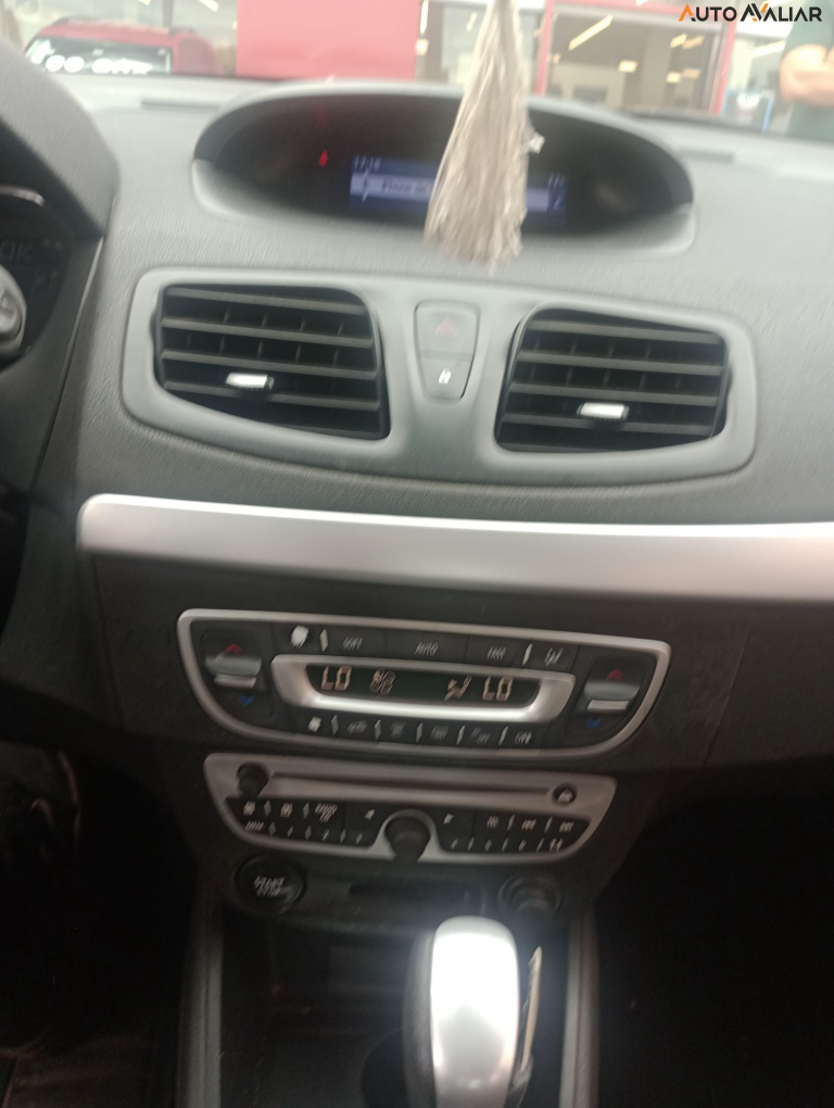 RENAULT FLUENCE 2.0 DYNAMIQUE 16V FLEX 4P AUTOMATICO