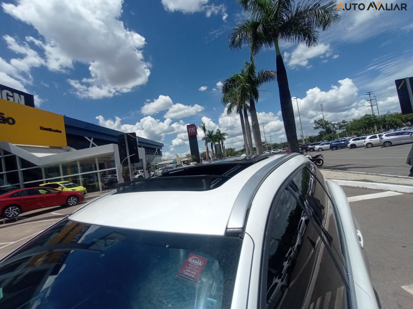 VOLVO XC60 2.4 D5 MOMENTUM DIESEL AWD 4P AUTOMATICO