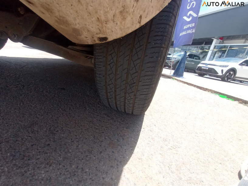 VOLVO XC60 2.4 D5 MOMENTUM DIESEL AWD 4P AUTOMATICO