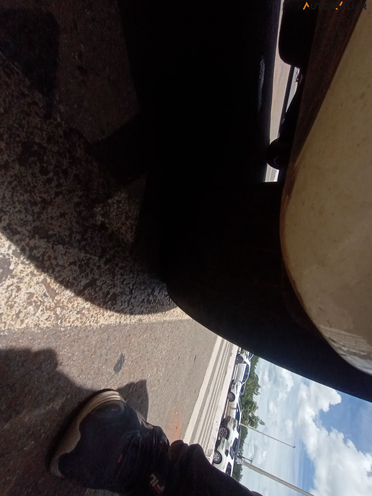 VOLVO XC60 2.4 D5 MOMENTUM DIESEL AWD 4P AUTOMATICO