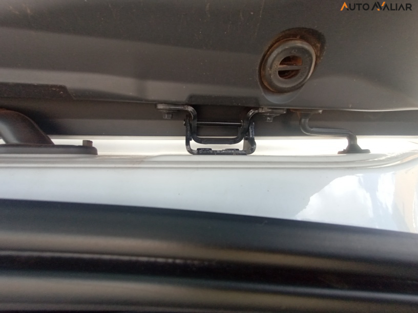 VOLVO XC60 2.4 D5 MOMENTUM DIESEL AWD 4P AUTOMATICO