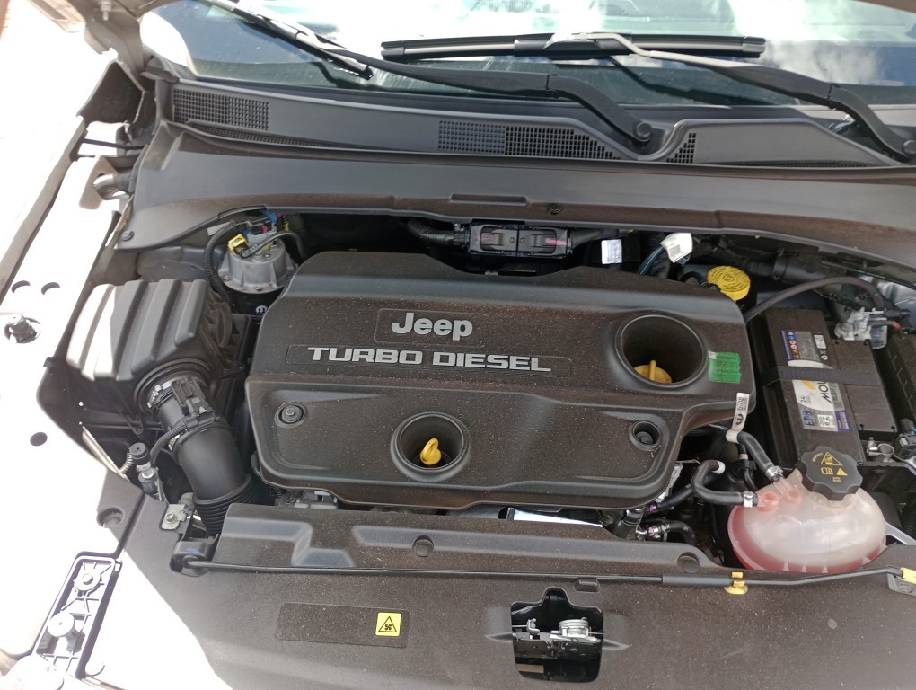 JEEP COMMANDER 2.0 TD380 TURBO DIESEL OVERLAND AT9