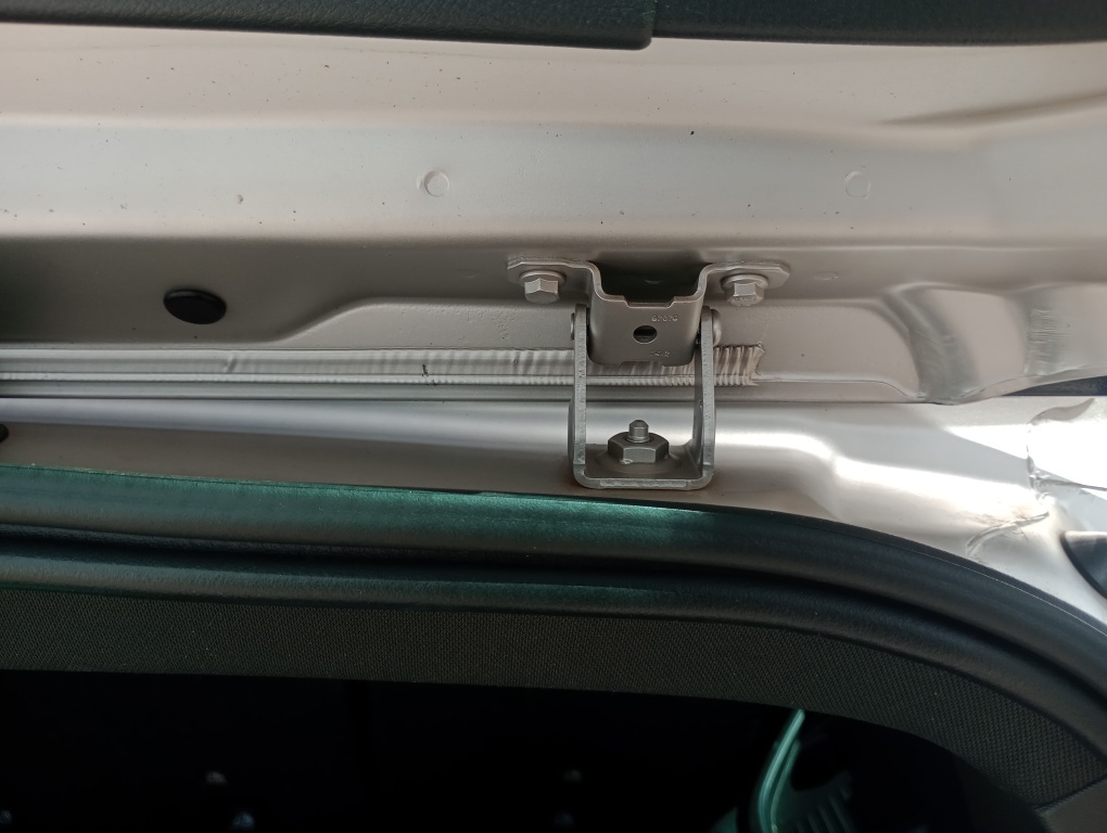 JEEP COMMANDER 2.0 TD380 TURBO DIESEL OVERLAND AT9