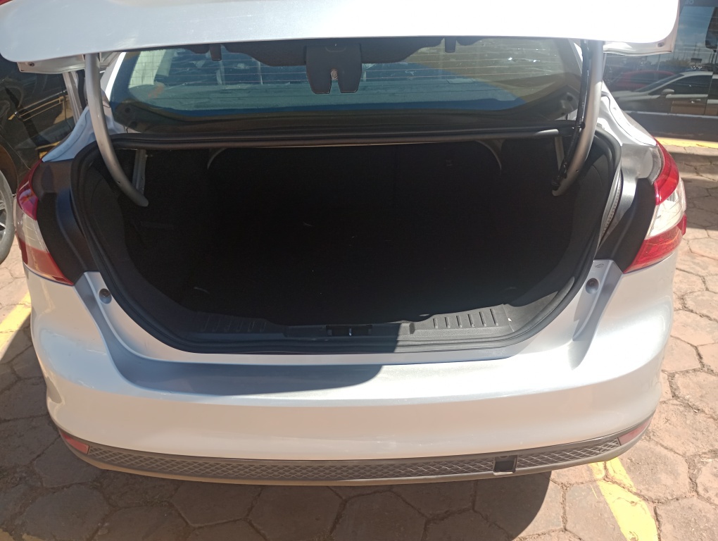 FORD FOCUS 2.0 S SEDAN 16V FLEX 4P POWERSHIFT