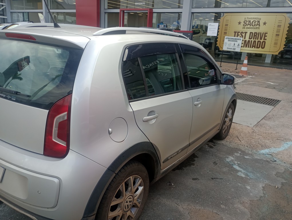 VOLKSWAGEN CROSS UP 1.0 MPI 12V FLEX 4P MANUAL