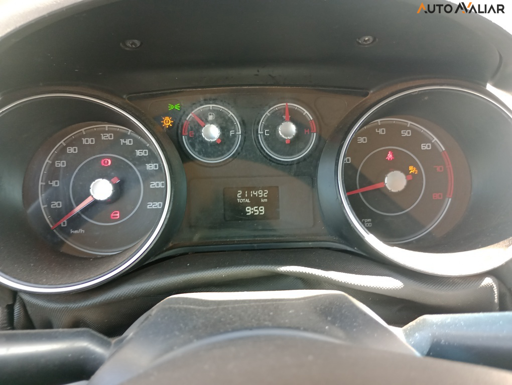 FIAT PUNTO 1.4 ATTRACTIVE 8V FLEX 4P MANUAL