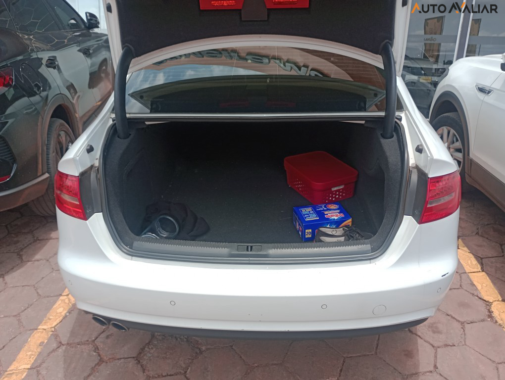 AUDI A4 2.0 TFSI ATTRACTION 180CV GASOLINA 4P MULTITRONIC