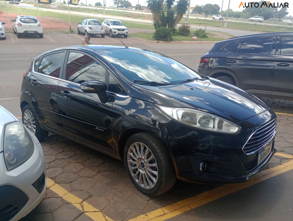 FORD FIESTA 1.6 TITANIUM HATCH 16V FLEX 4P POWERSHIFT