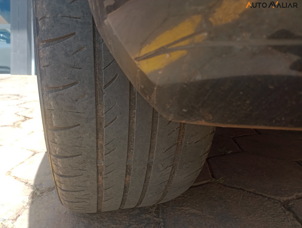 FORD FIESTA 1.6 TITANIUM HATCH 16V FLEX 4P POWERSHIFT