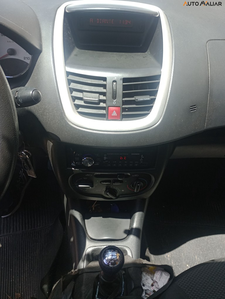 PEUGEOT 207 1.4 XR 8V FLEX 4P MANUAL