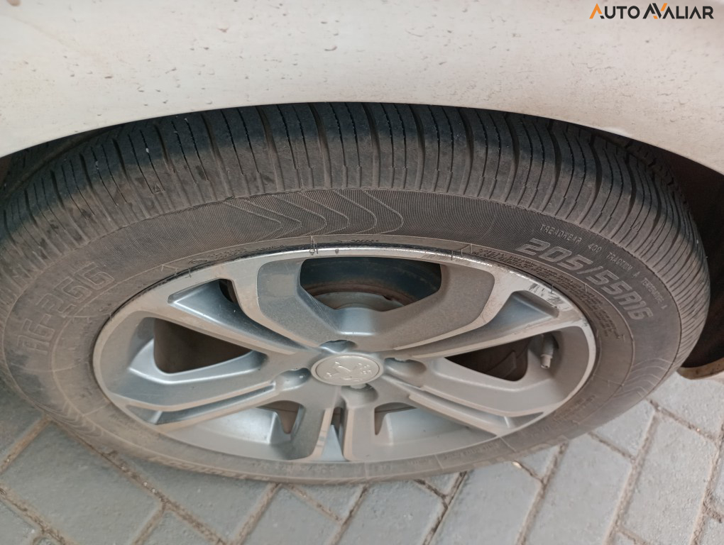 PEUGEOT 208 1.6 GRIFFE 16V FLEX 4P AUTOMATICO