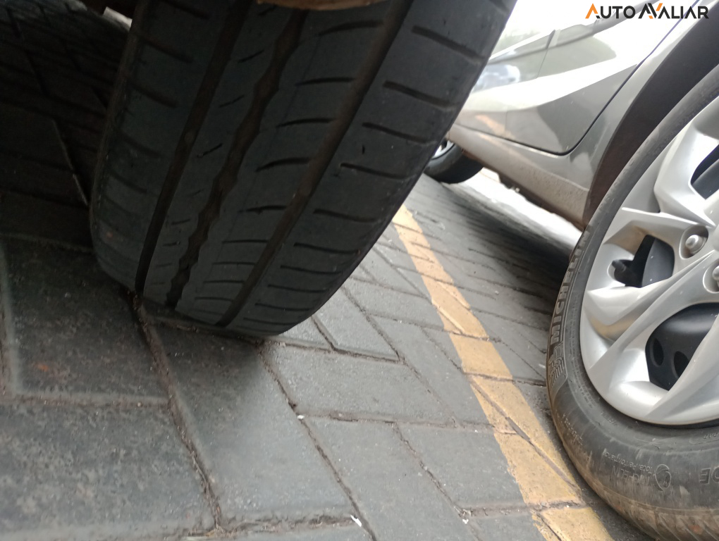 FIAT MOBI 1.0 8V EVO FLEX LIKE. MANUAL