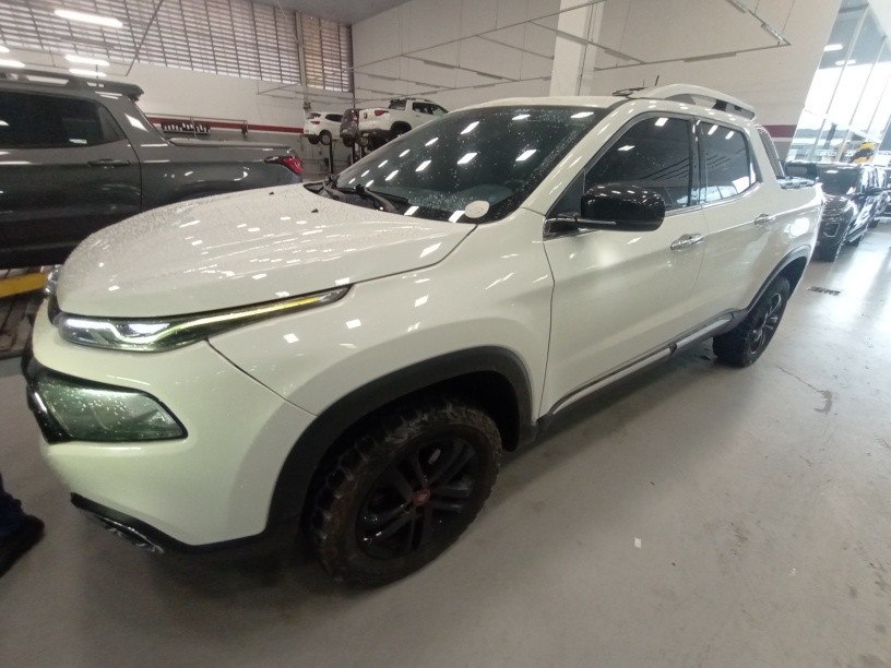 FIAT TORO 2.0 16V TURBO DIESEL VOLCANO 4WD AT9
