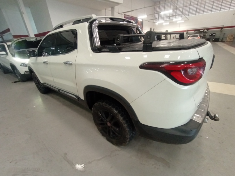 FIAT TORO 2.0 16V TURBO DIESEL VOLCANO 4WD AT9