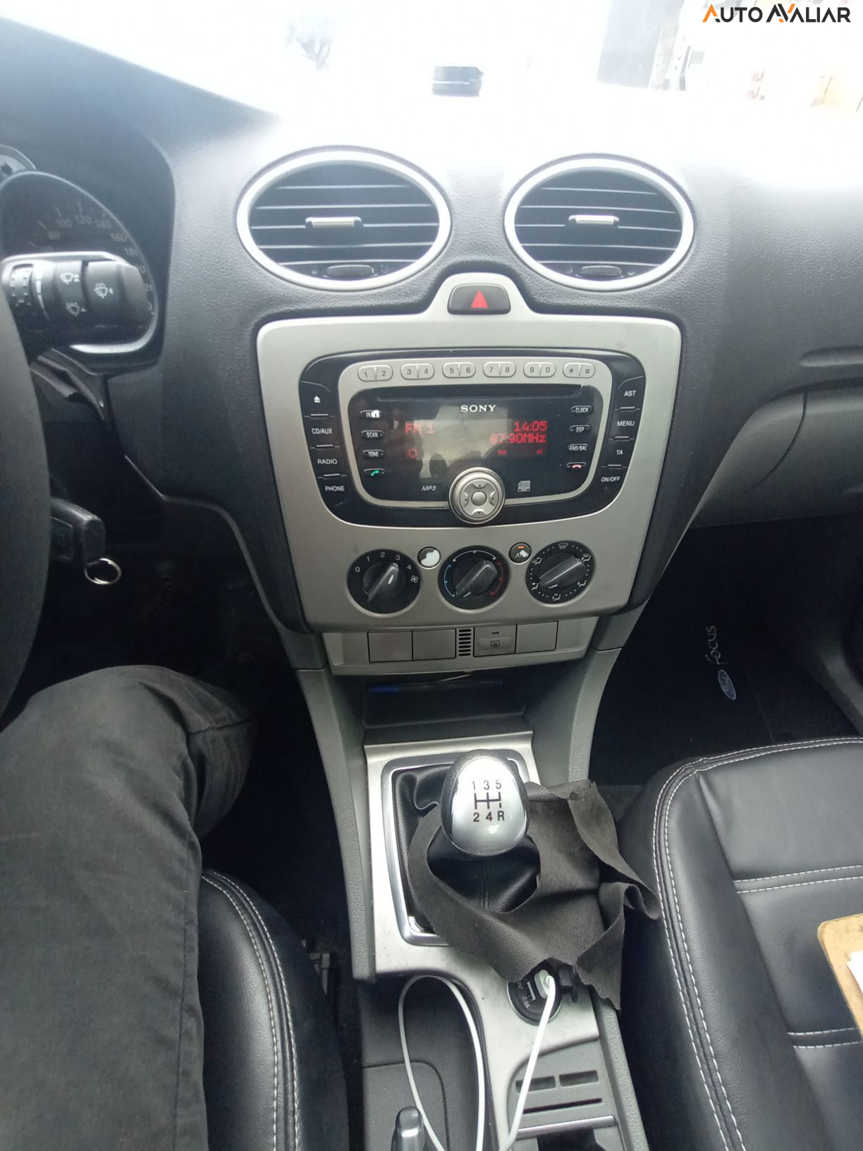 FORD FOCUS 2.0 GHIA SEDAN 16V GASOLINA 4P MANUAL