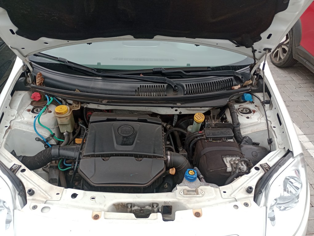 FIAT PALIO 1.6 MPI ESSENCE 16V FLEX 4P AUTOMATIZADO