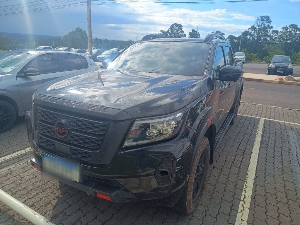 NISSAN FRONTIER 2.3 16V TURBO DIESEL PRO4X CD 4X4 AUTOMÁTICO