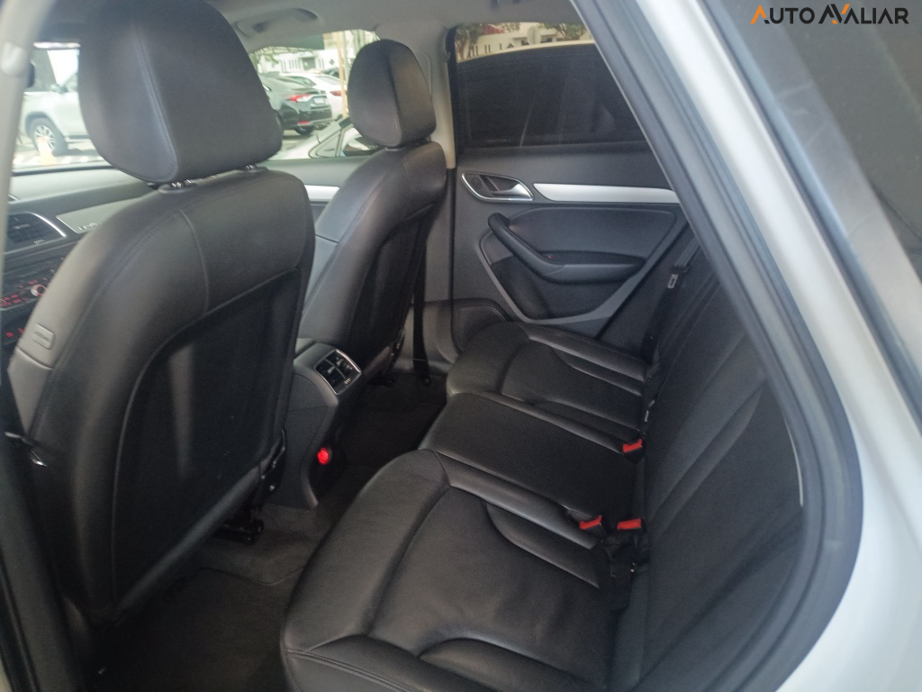 AUDI Q3 2.0 TFSI AMBIENTE QUATTRO 4P GASOLINA S TRONIC