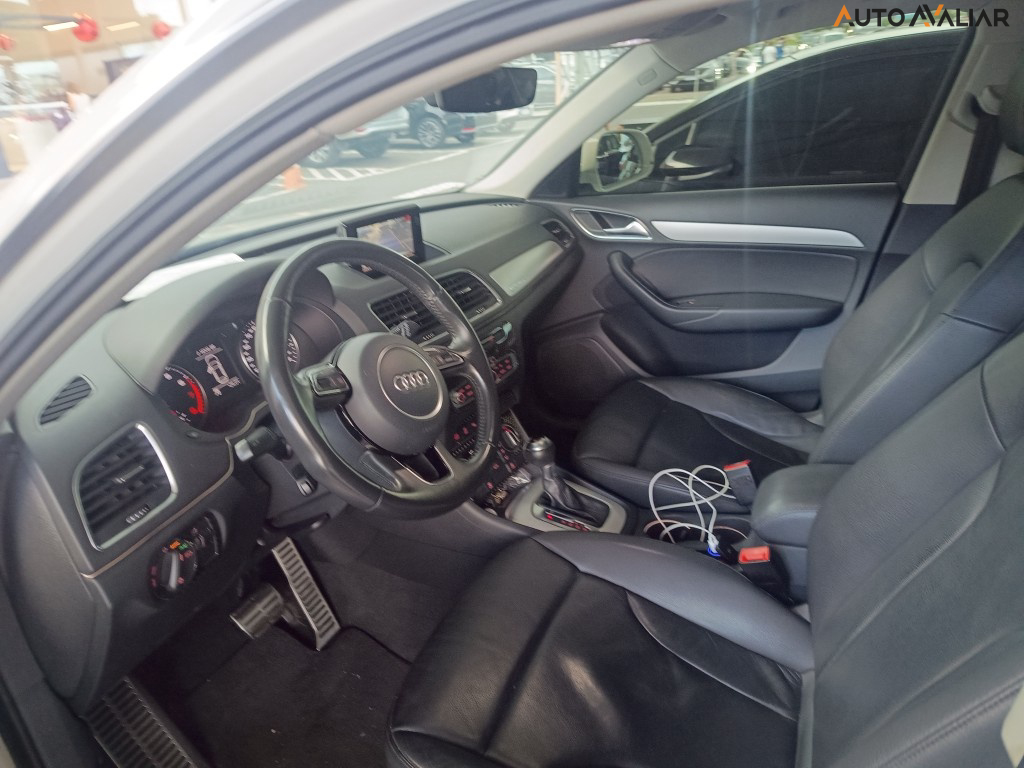 AUDI Q3 2.0 TFSI AMBIENTE QUATTRO 4P GASOLINA S TRONIC