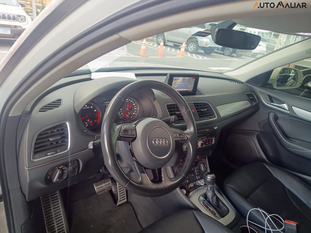 AUDI Q3 2.0 TFSI AMBIENTE QUATTRO 4P GASOLINA S TRONIC