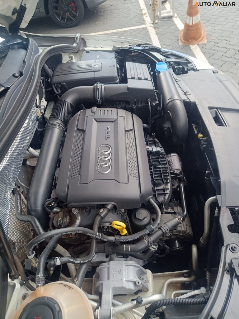 AUDI Q3 2.0 TFSI AMBIENTE QUATTRO 4P GASOLINA S TRONIC