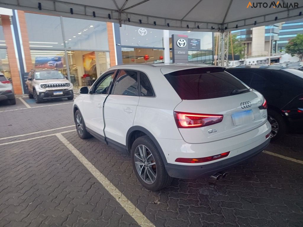 AUDI Q3 2.0 TFSI AMBIENTE QUATTRO 4P GASOLINA S TRONIC