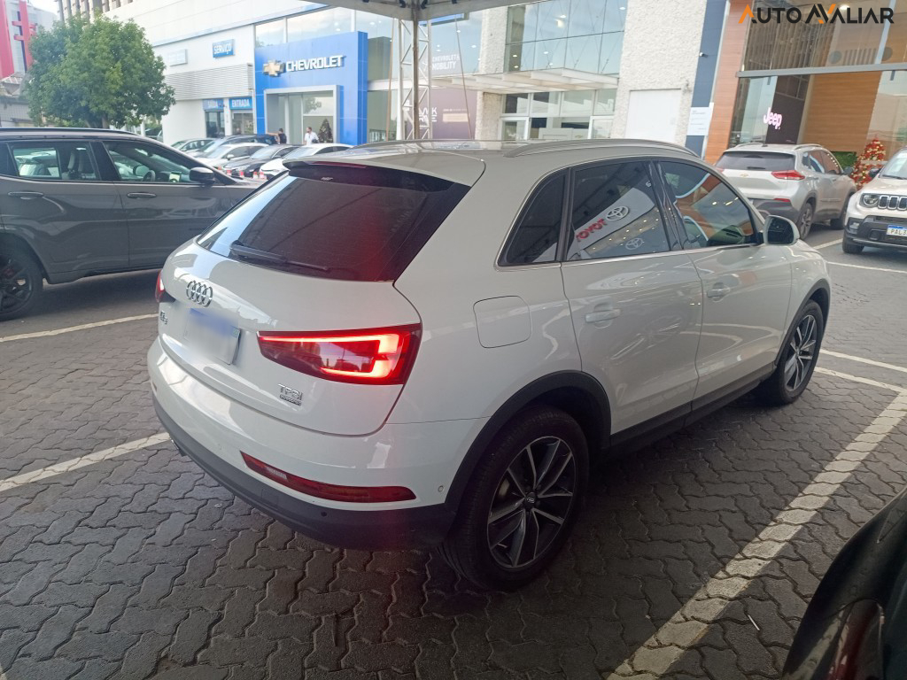 AUDI Q3 2.0 TFSI AMBIENTE QUATTRO 4P GASOLINA S TRONIC