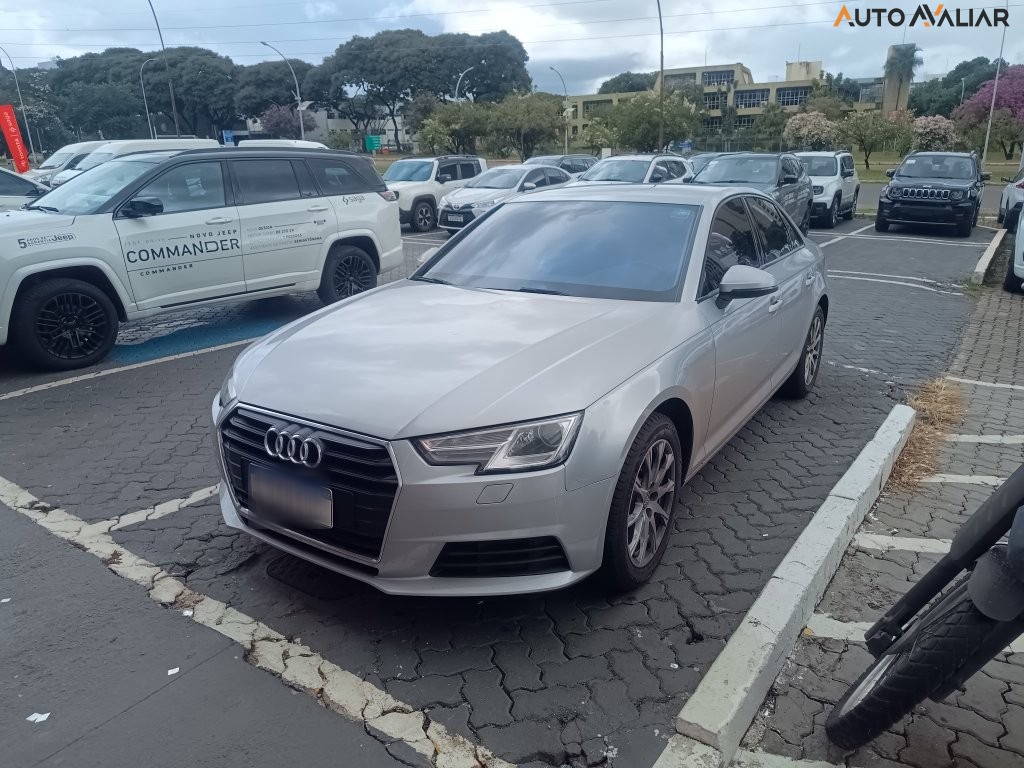 AUDI A4 2.0 TFSI AMBIENTE GASOLINA 4P S TRONIC