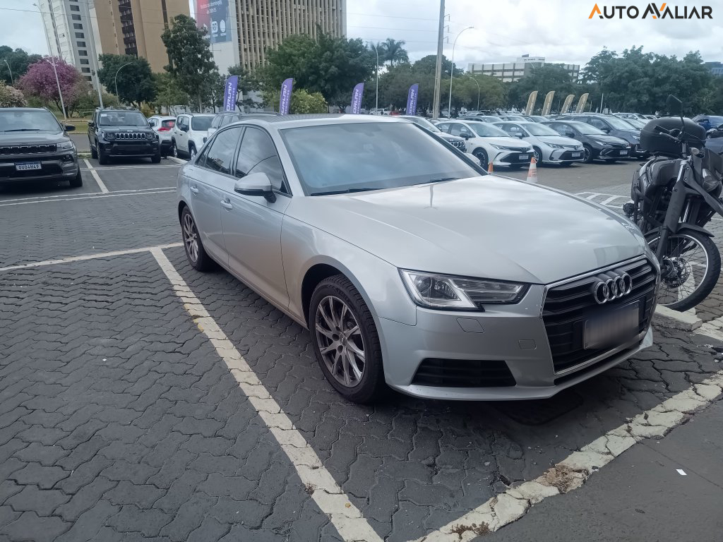 AUDI A4 2.0 TFSI AMBIENTE GASOLINA 4P S TRONIC