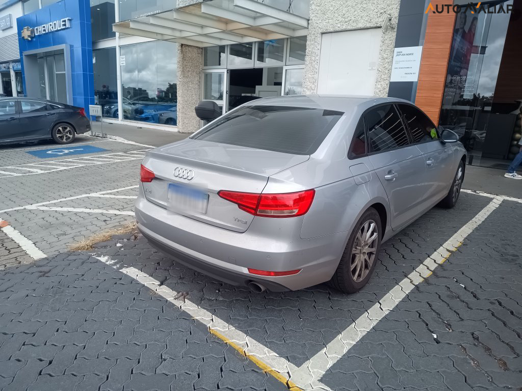 AUDI A4 2.0 TFSI AMBIENTE GASOLINA 4P S TRONIC