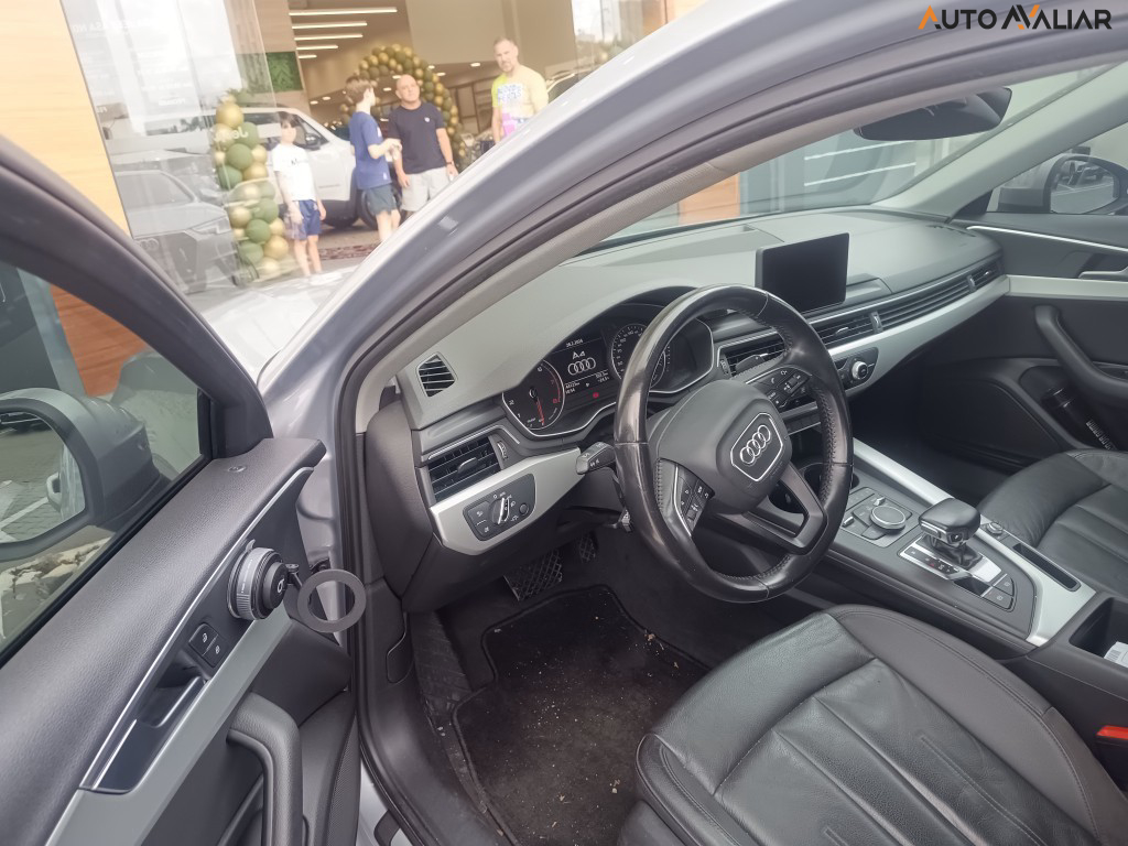 AUDI A4 2.0 TFSI AMBIENTE GASOLINA 4P S TRONIC