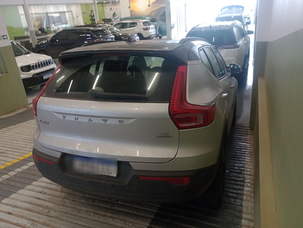 VOLVO XC40 2.0 T4 GASOLINA GEARTRONIC