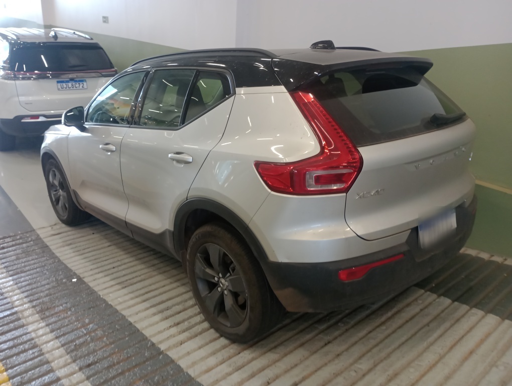 VOLVO XC40 2.0 T4 GASOLINA GEARTRONIC