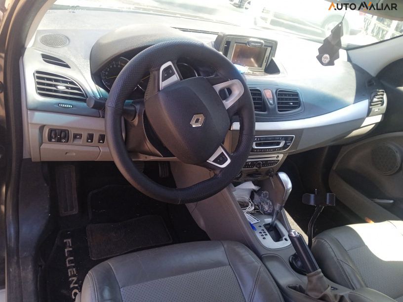 RENAULT FLUENCE 2.0 PRIVILEGE 16V FLEX 4P AUTOMATICO